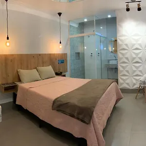 Love hotel Bob