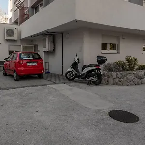 Elli , Split Croatia